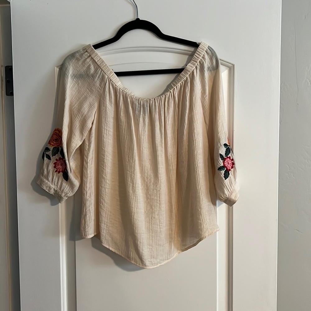 Sweet Wonder (Large) never worn only tried on.